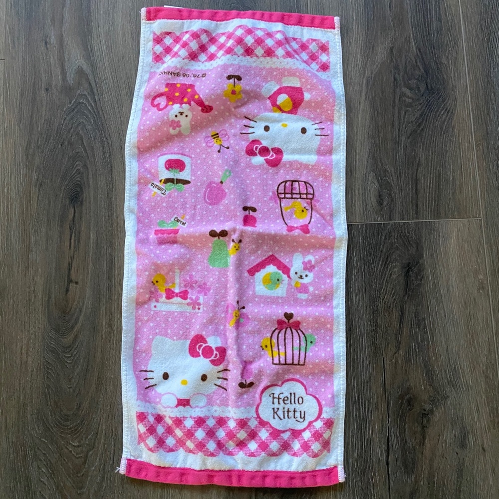 Hello Kitty hand towel EUC